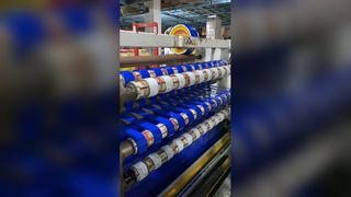 Imballaggio sicuro con nastro personalizzato blu scuro