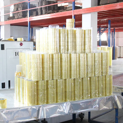 Un buon prezzo. Tipo di rotolo di nastro di imballaggio trasparente per cartoni in linea