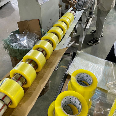 Un buon prezzo. Offerta di nastro adesivo trasparente in BOPP di alta qualità con stampa in linea