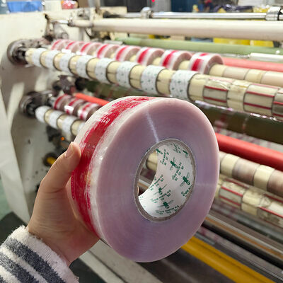 Un buon prezzo. Nastro adesivo personalizzato in offerta speciale per sigillare scatole di cartone in linea